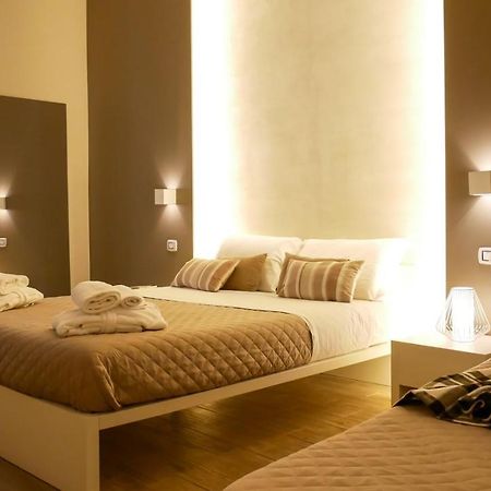 La Banchina Holiday Rooms Трани Екстериор снимка
