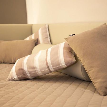 La Banchina Holiday Rooms Трани Екстериор снимка