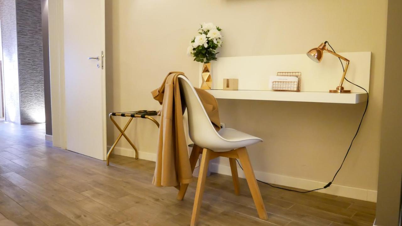La Banchina Holiday Rooms Трани Екстериор снимка