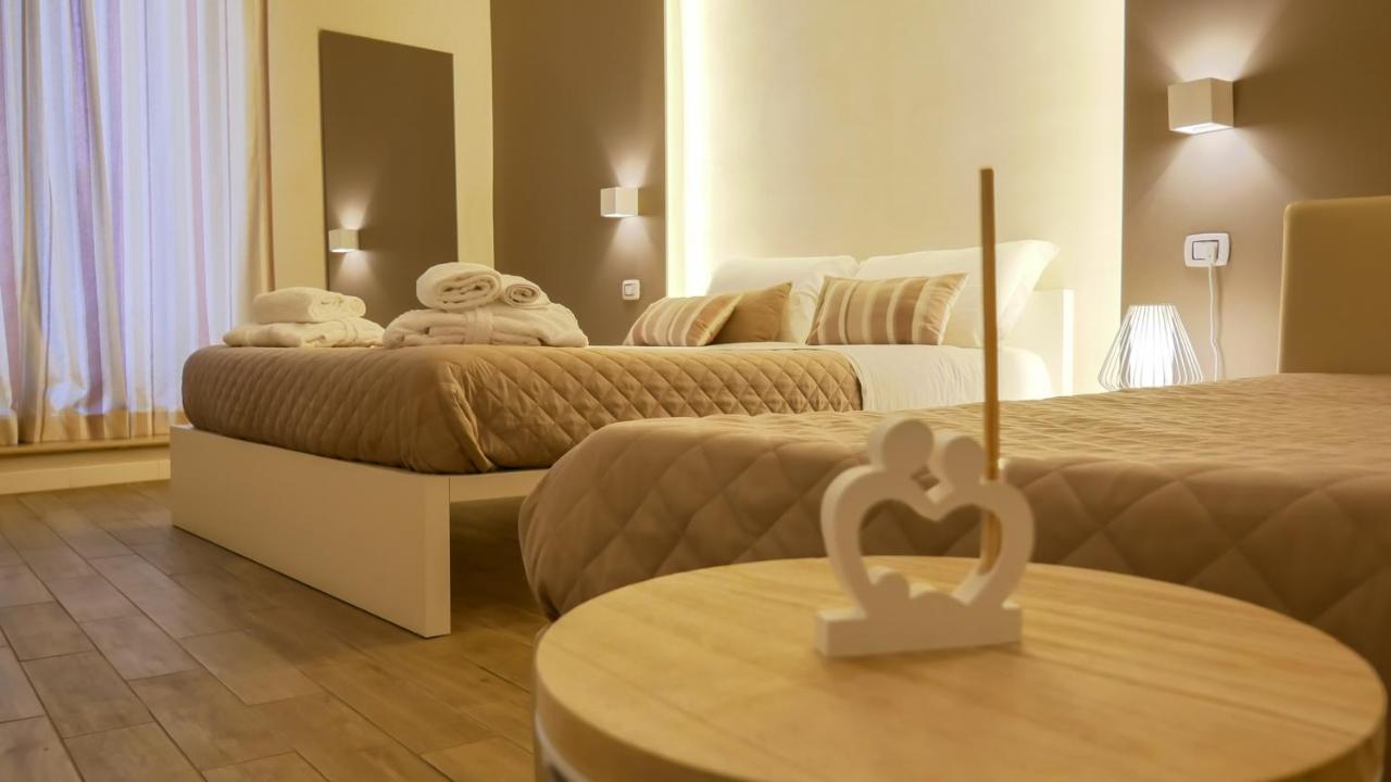 La Banchina Holiday Rooms Трани Екстериор снимка