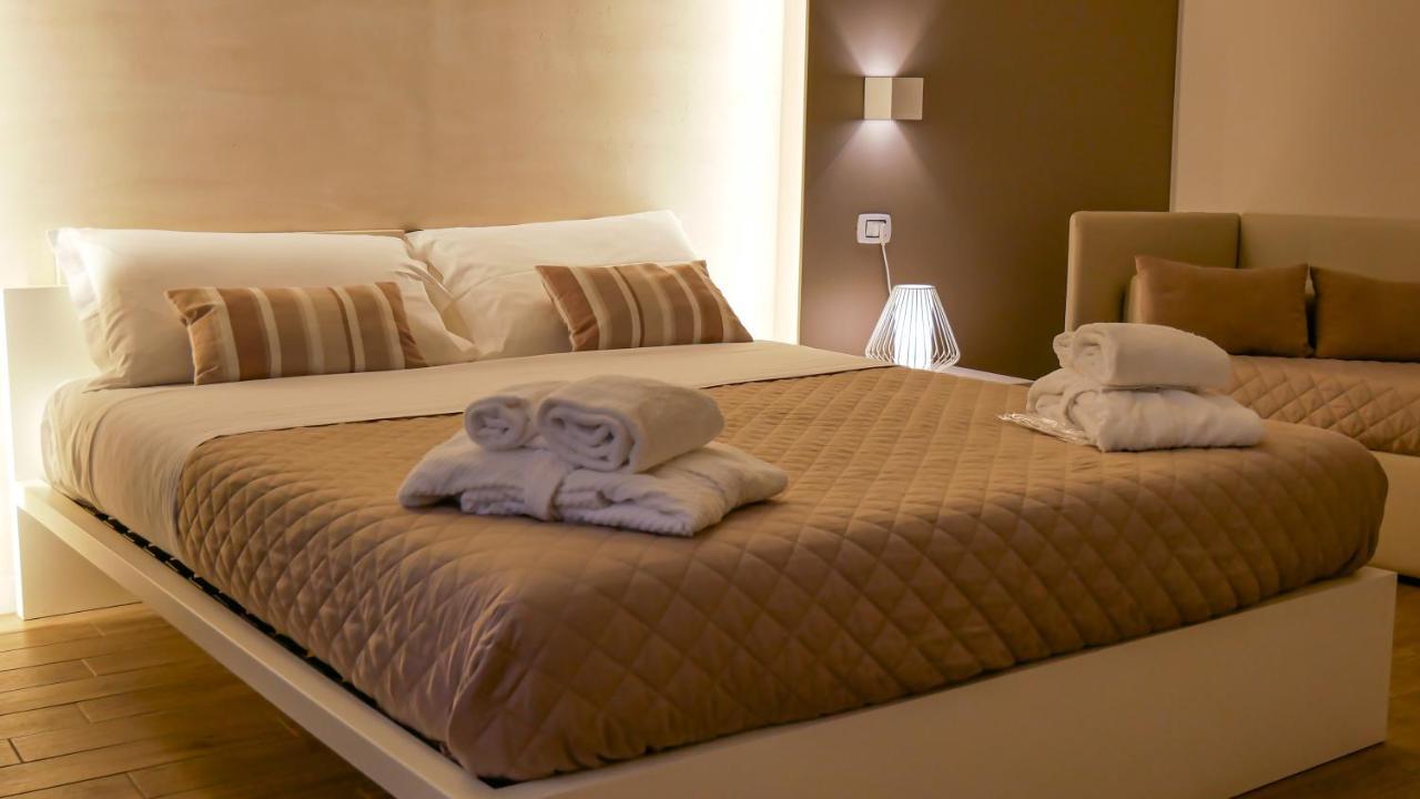 La Banchina Holiday Rooms Трани Екстериор снимка