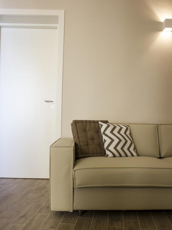 La Banchina Holiday Rooms Трани Екстериор снимка