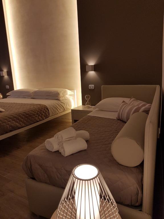 La Banchina Holiday Rooms Трани Екстериор снимка