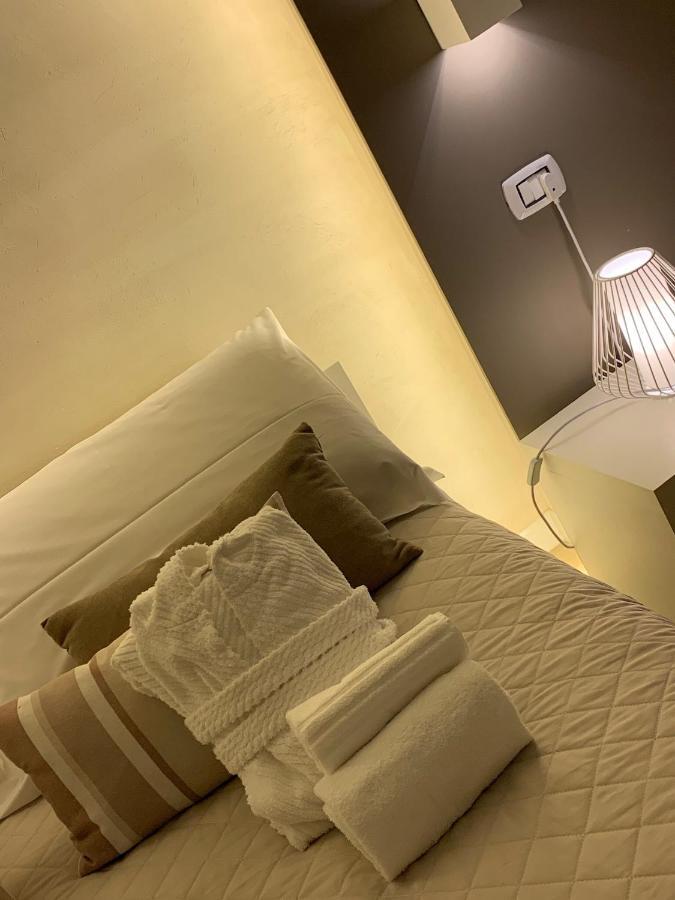 La Banchina Holiday Rooms Трани Екстериор снимка
