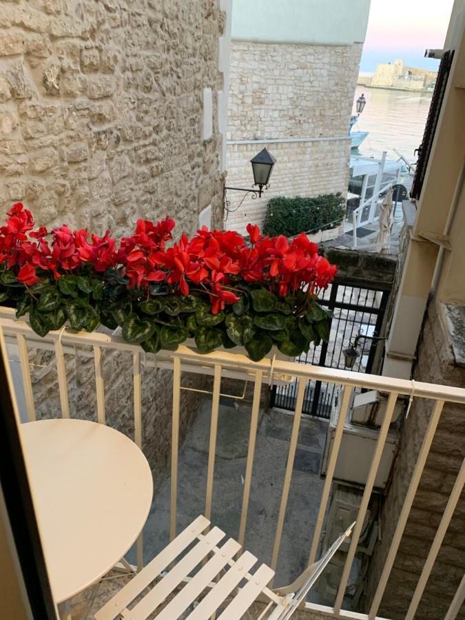 La Banchina Holiday Rooms Трани Екстериор снимка